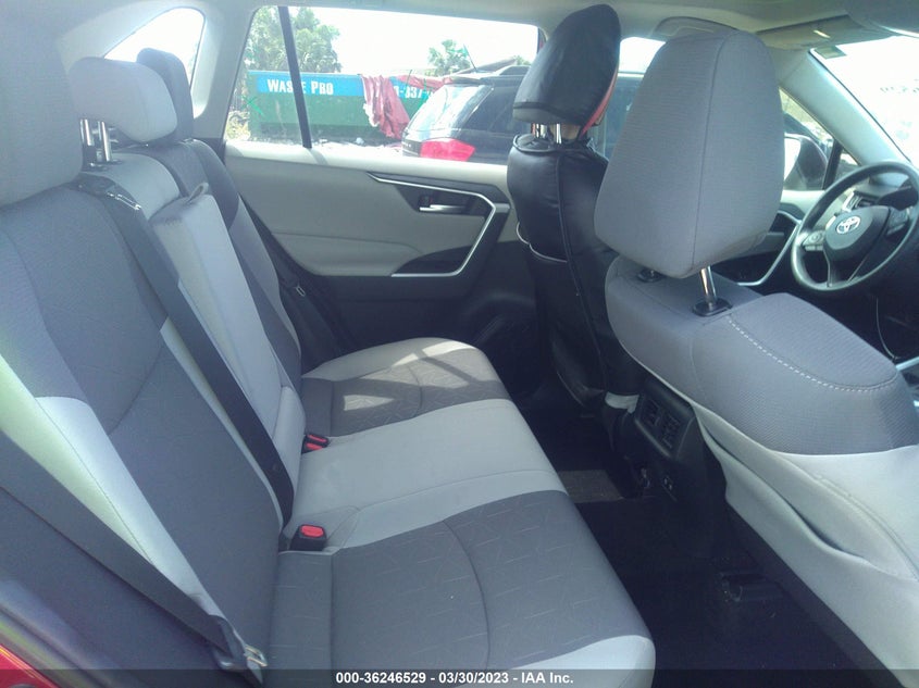 VIN 2T3W1RFV0KC004743 2019 TOYOTA RAV4 XLE