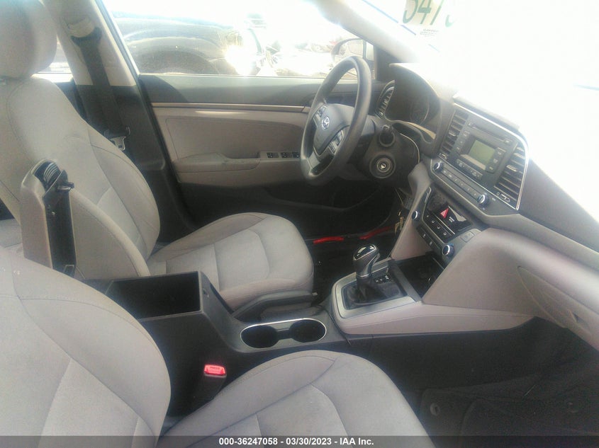 VIN 5NPD74LF4HH138577 2017 HYUNDAI ELANTRA SE