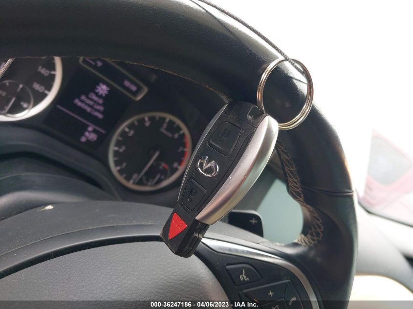 2018 INFINITI QX30 LUXURY SJKCH5CR5JA042847