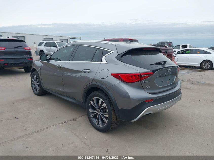2018 INFINITI QX30 LUXURY SJKCH5CR5JA042847