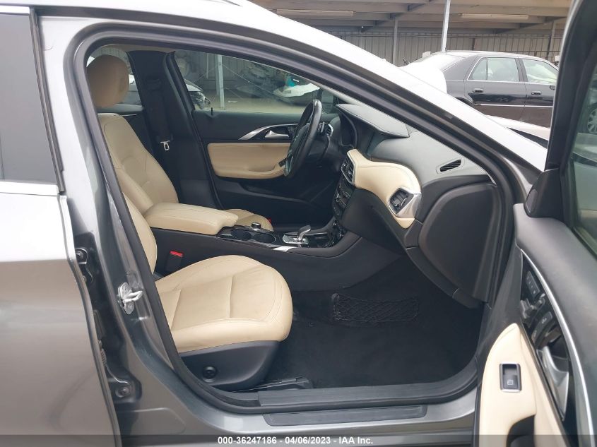 2018 INFINITI QX30 LUXURY SJKCH5CR5JA042847