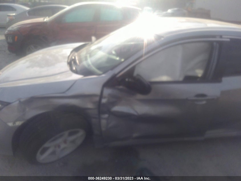 VIN 19XFC2F79JE035467 2018 HONDA CIVIC SEDAN EX
