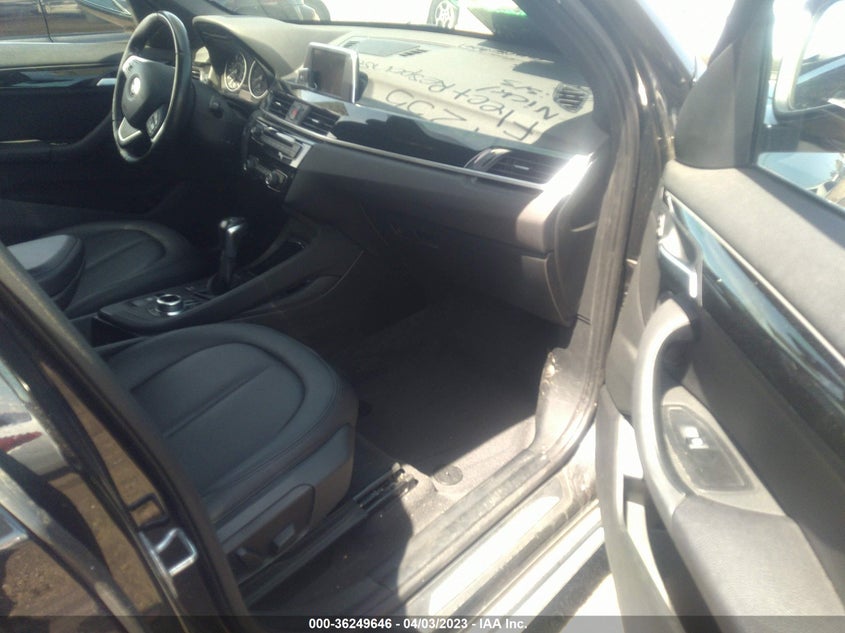 VIN WBXHT3C39H5F69340 2017 BMW X1 XDRIVE28I