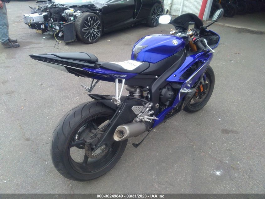 2009 YAMAHA YZFR6 JYARJ16E99A013684