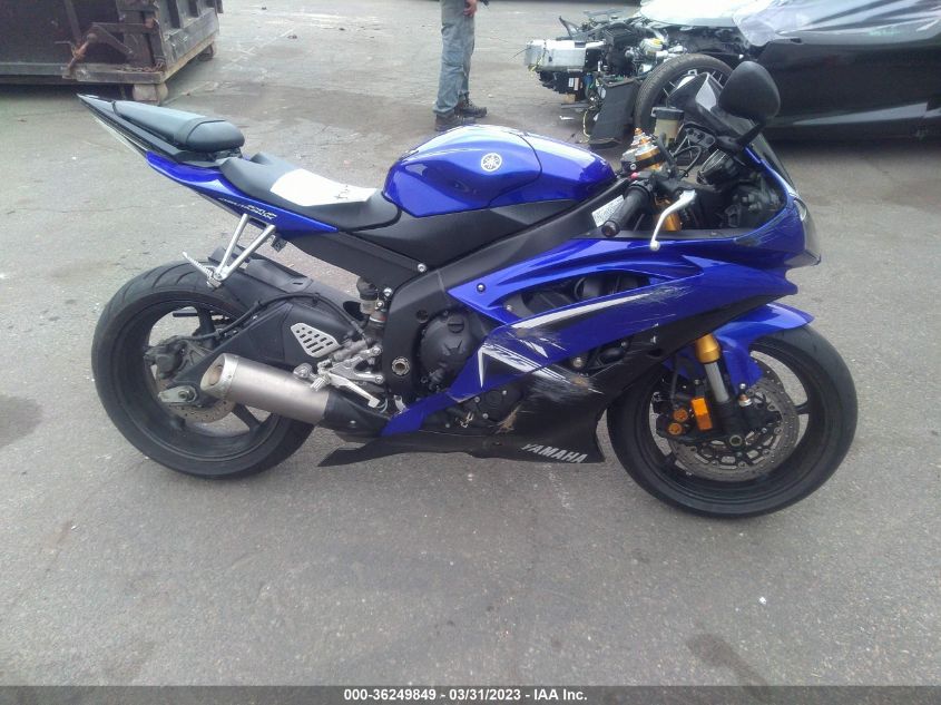 2009 YAMAHA YZFR6 JYARJ16E99A013684