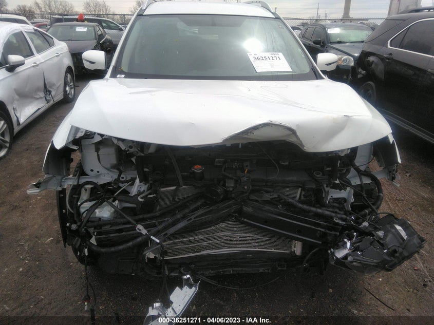 VIN KNMAT2MT4HP509748 2017 NISSAN ROGUE SV