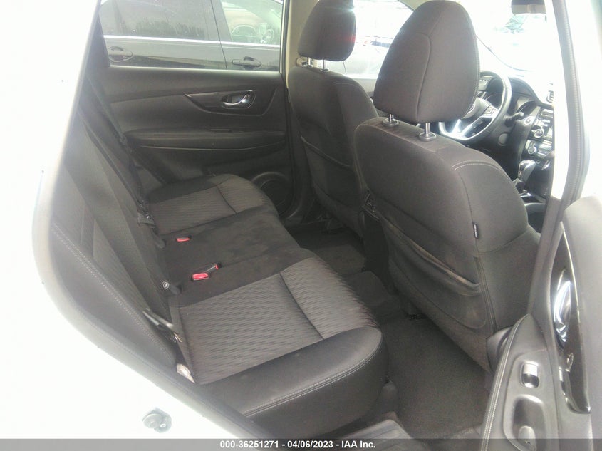 VIN KNMAT2MT4HP509748 2017 NISSAN ROGUE SV