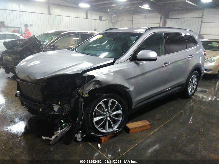 VIN KM8SMDHF5HU207237 2017 HYUNDAI SANTA FE SE