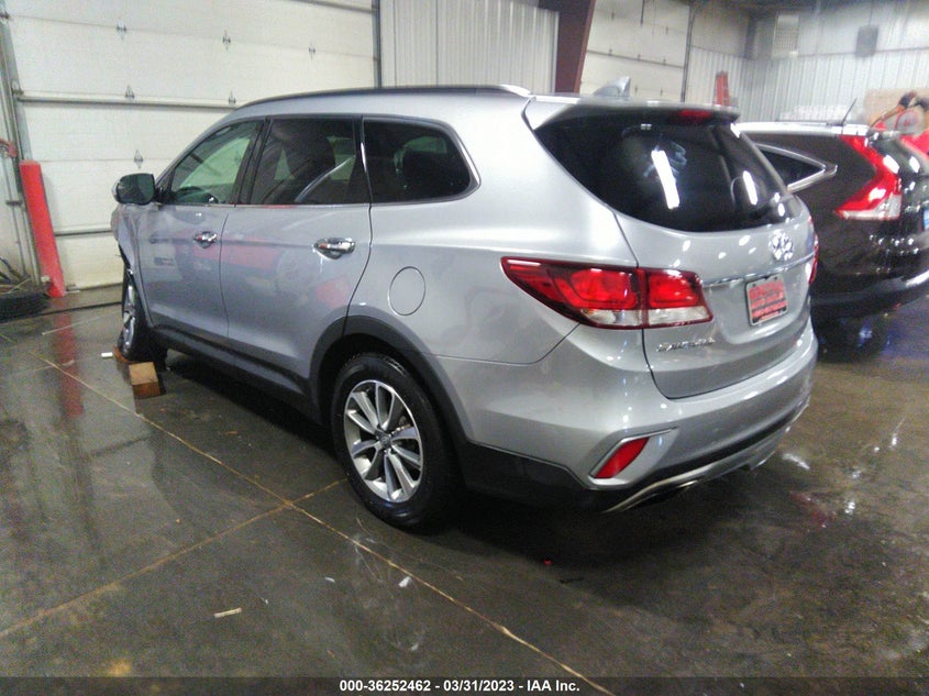 VIN KM8SMDHF5HU207237 2017 HYUNDAI SANTA FE SE