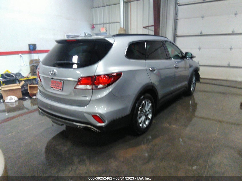 VIN KM8SMDHF5HU207237 2017 HYUNDAI SANTA FE SE