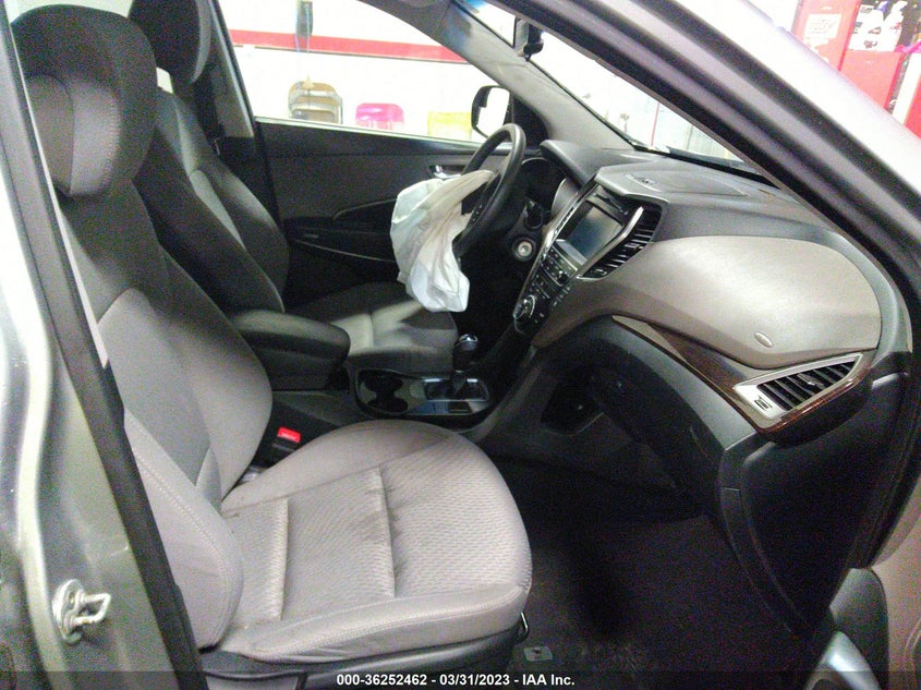 VIN KM8SMDHF5HU207237 2017 HYUNDAI SANTA FE SE