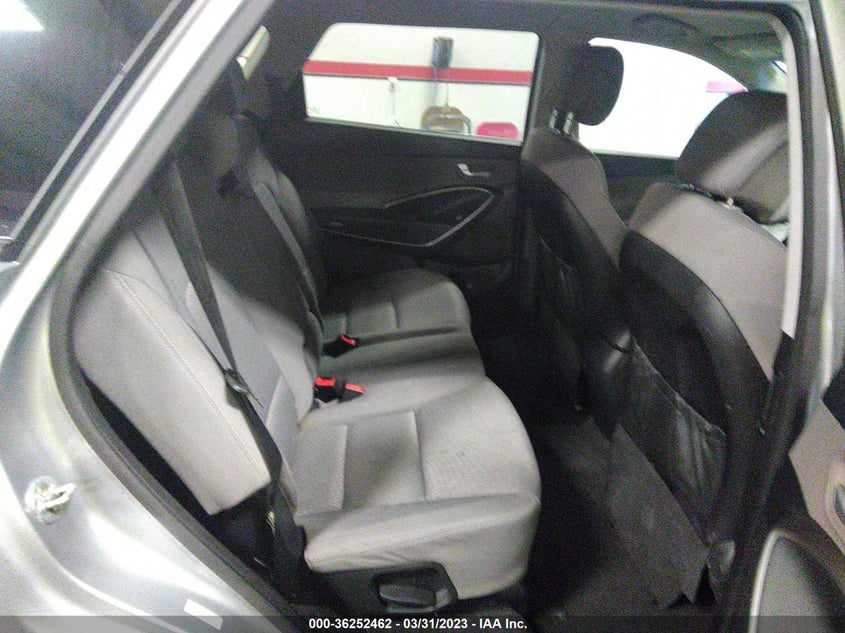 VIN KM8SMDHF5HU207237 2017 HYUNDAI SANTA FE SE