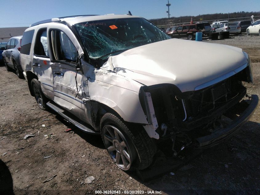 2013 GMC YUKON DENALI - 1GKS2EEF5DR318893
