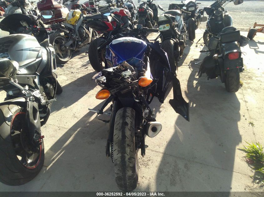 2022 YAMAHA YZFR3 A MH3RH18Y3NK008347