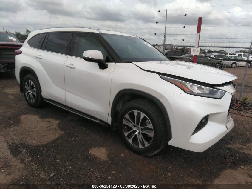 2020 TOYOTA HIGHLANDER XLE - 5TDGZRAH3LS028924