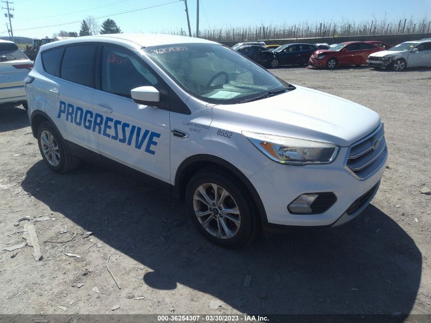 2017 FORD ESCAPE SE - 1FMCU9GDXHUD78552