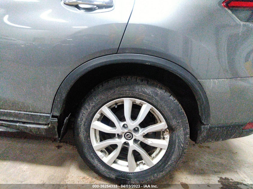 VIN KNMAT2MV9JP560900 2018 NISSAN ROGUE SV