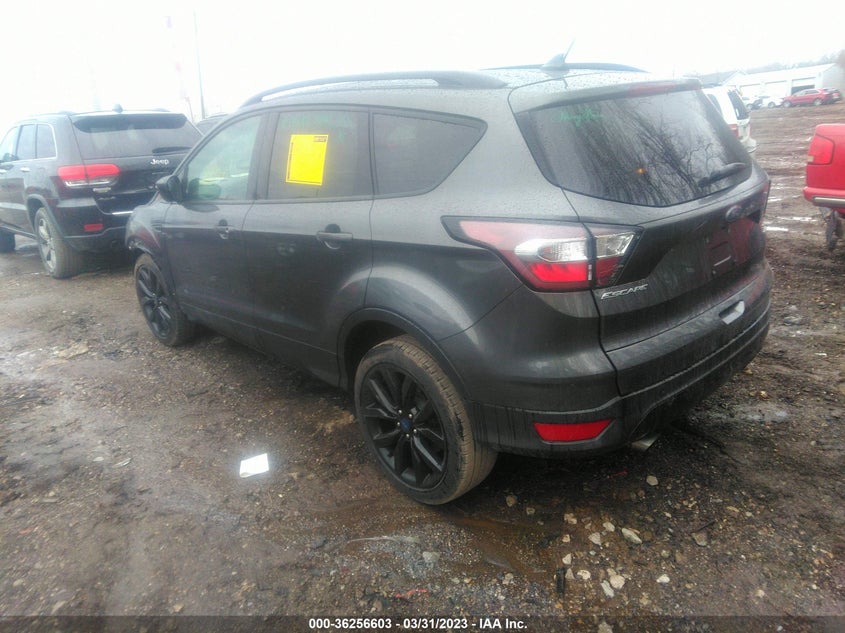 VIN 1FMCU0GDXJUD18465 2018 FORD ESCAPE SE
