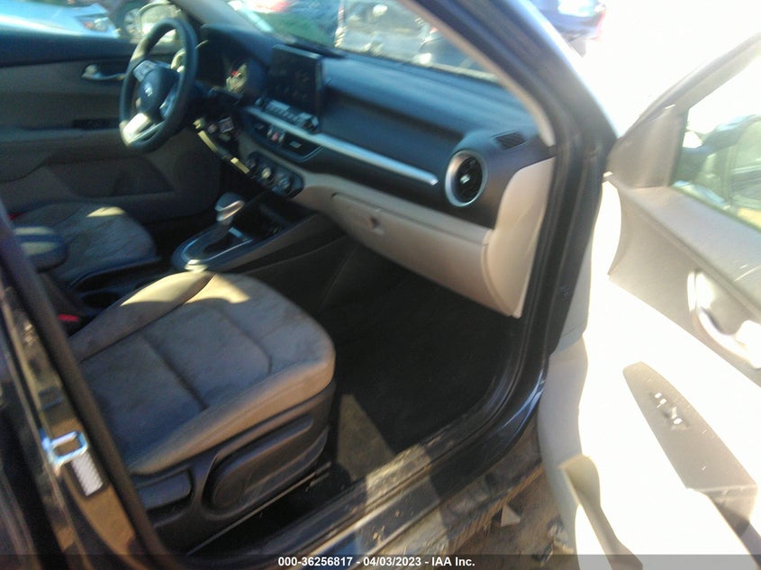 VIN 3KPF24AD3LE251880 2020 KIA FORTE LXS