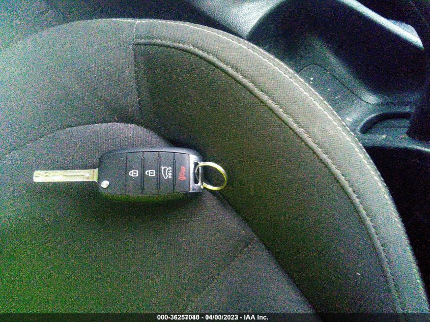 2015 KIA SOUL BASE - KNDJN2A21F7801215