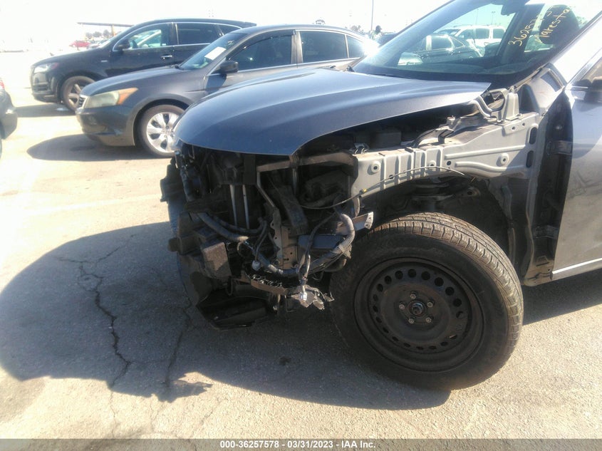 VIN KNMAT2MVXJP556953 2018 NISSAN ROGUE S