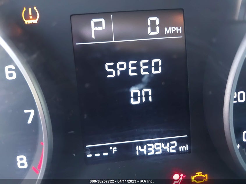 VIN 5NPD74LF8JH330509 2018 HYUNDAI ELANTRA SE
