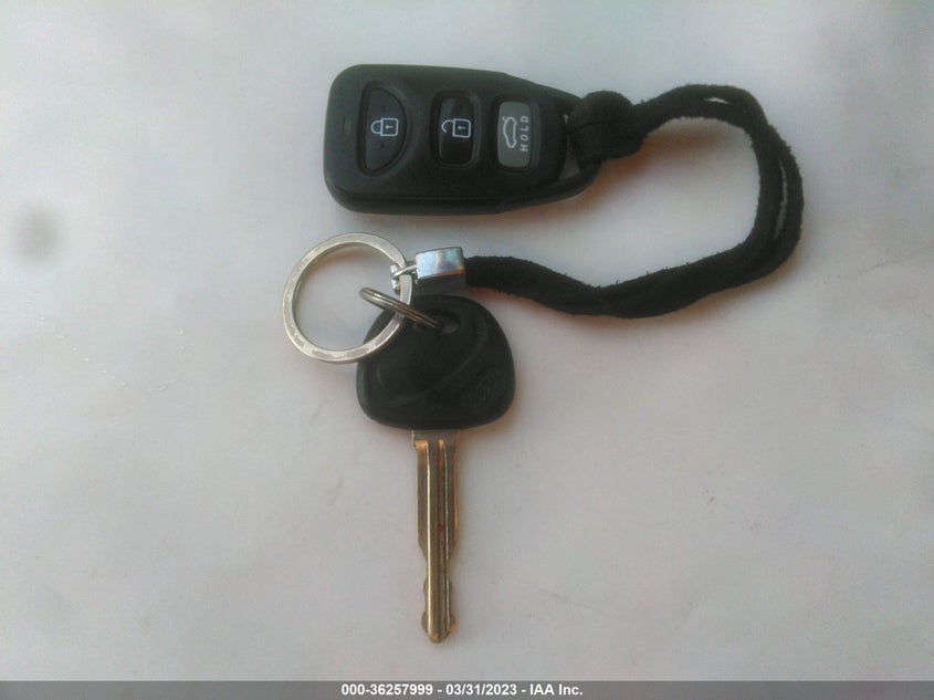VIN 5NPD74LF4HH102601 2017 HYUNDAI ELANTRA SE