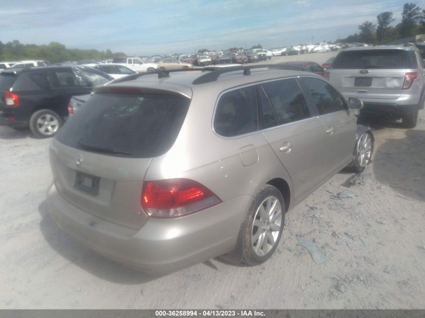 2014 VOLKSWAGEN JETTA SPORTWAGEN TDI W/SUNROOF & NAV - 3VWML7AJ8EM615213