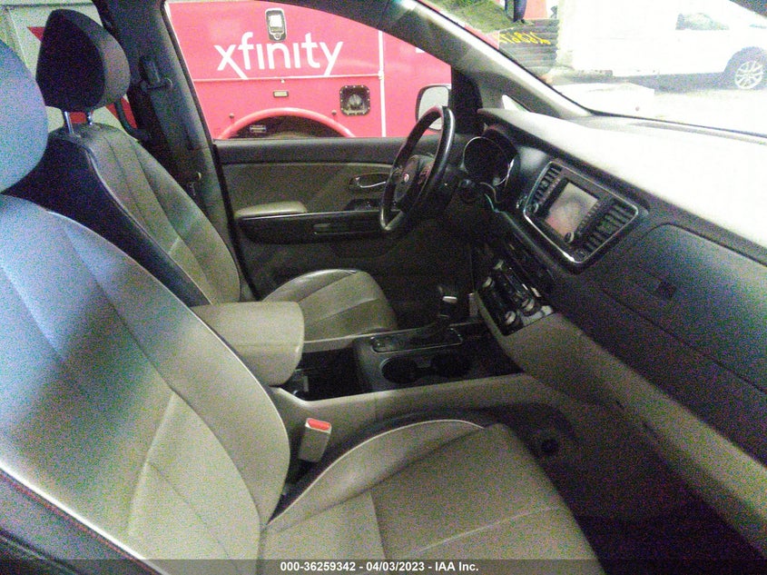 VIN KNDMB5C18H6268672 2017 KIA SEDONA LX