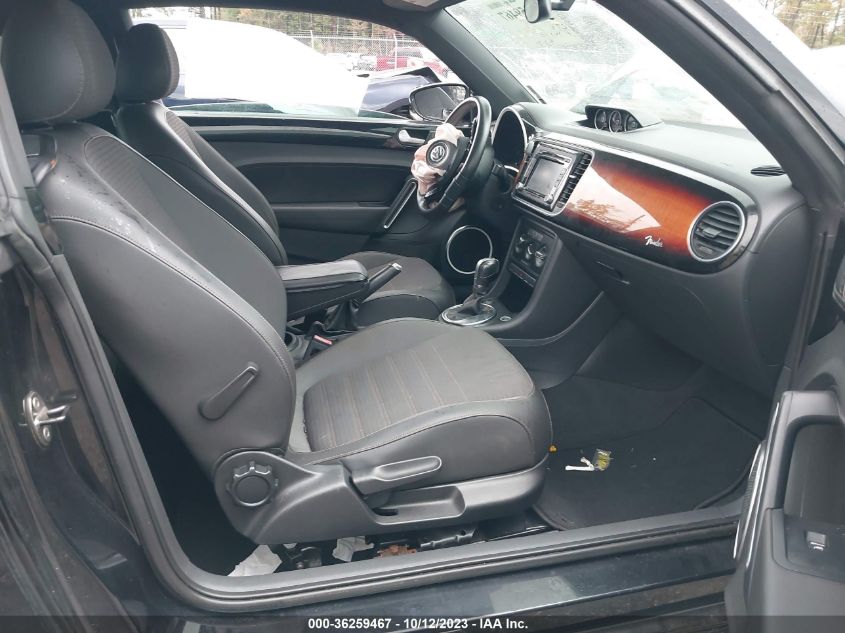 2013 VOLKSWAGEN BEETLE COUPE 2.0T TURBO FENDER EDITION - 3VWVT7AT0DM679413