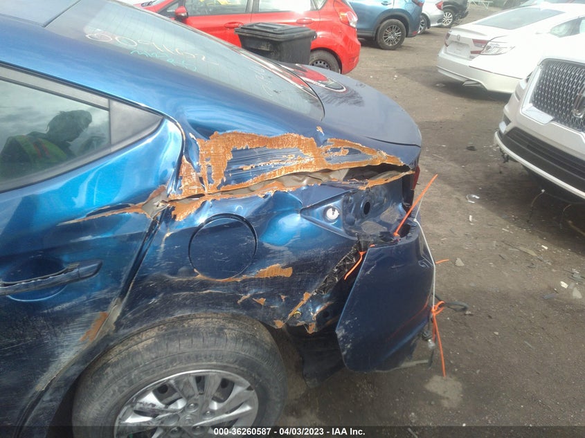 2019 HYUNDAI ELANTRA VIN: 5NPD74LF3KH486975
