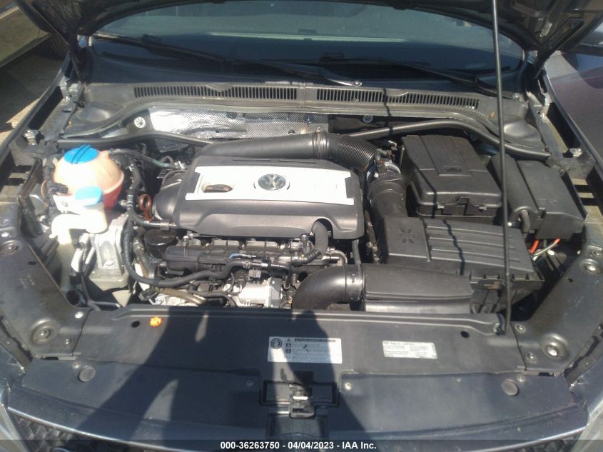2013 VOLKSWAGEN GLI AUTOBAHN W/NAV 3VW467AJ6DM227516