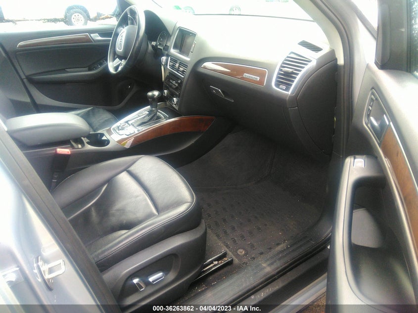 VIN WA1C2AFP0HA017933 2017 AUDI Q5 PREMIUM
