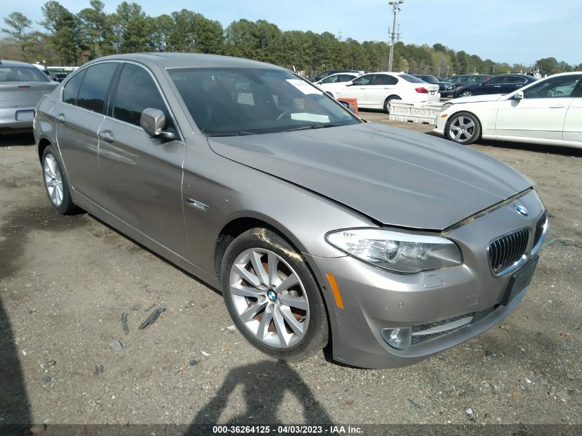 2013 BMW 5 SERIES 528I XDRIVE - WBAXH5C51DD108425
