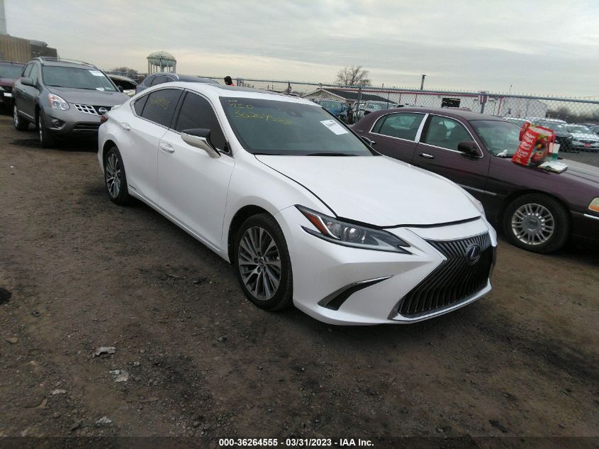 58AD21B1XLU005988 LEXUS ES ES 300H 2020