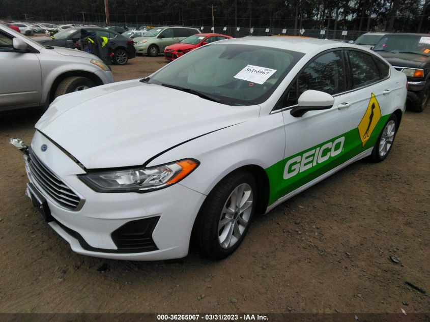 3FA6P0LU6KR210390 Ford Fusion Hybrid SE 2