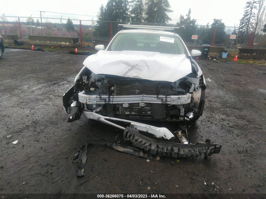 VIN 3FA6P0LU8JR152670 2018 FORD FUSION HYBRID SE