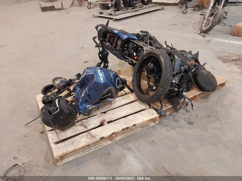 2022 SUZUKI GSX1000 GT/GT+ - JS1EK12B2N7100372