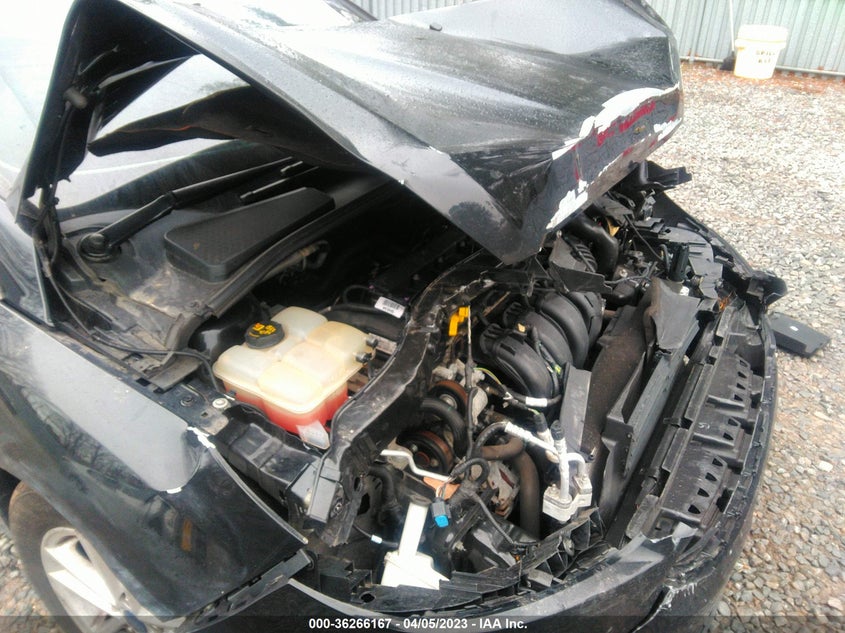 VIN 1FADP3F22JL200326 2018 FORD FOCUS SE