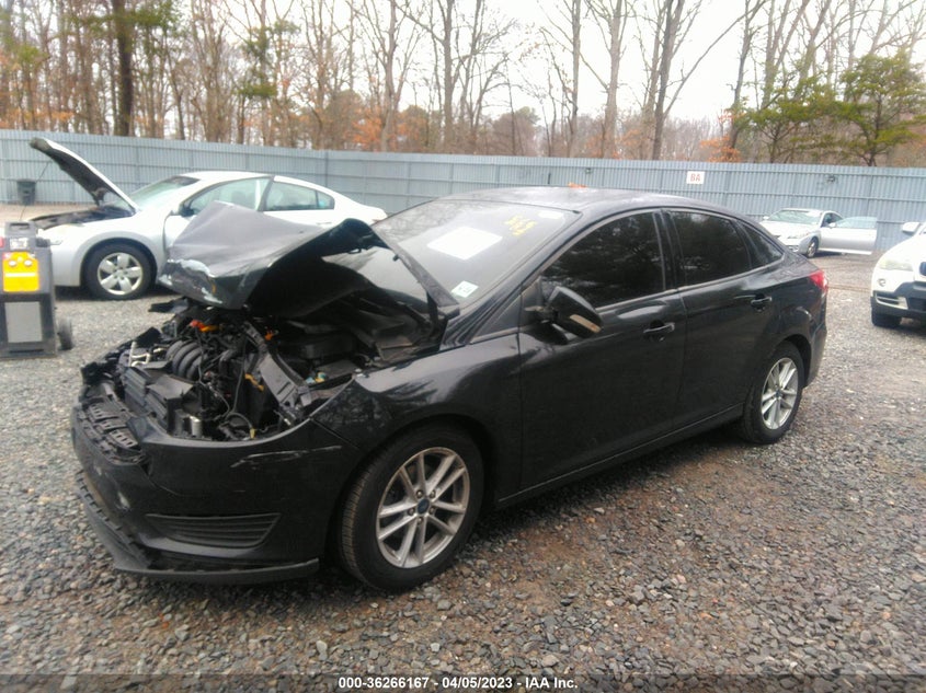 VIN 1FADP3F22JL200326 2018 FORD FOCUS SE