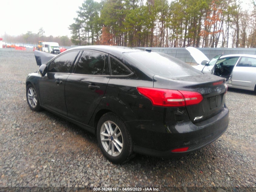 VIN 1FADP3F22JL200326 2018 FORD FOCUS SE