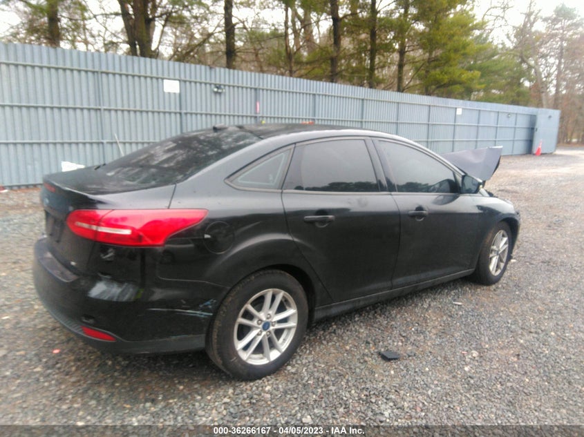 VIN 1FADP3F22JL200326 2018 FORD FOCUS SE
