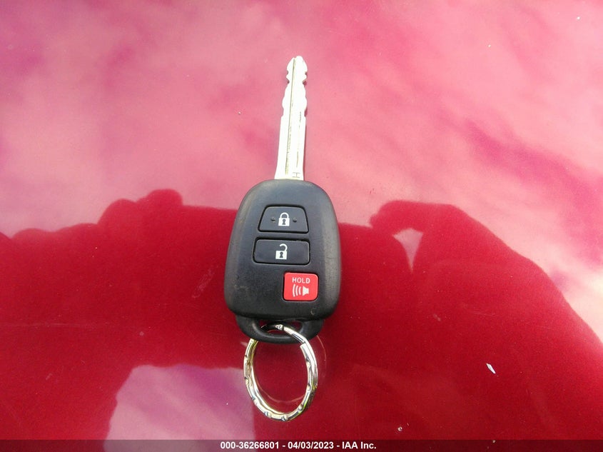 VIN 2T3BFREV8JW784246 2018 TOYOTA RAV4 LE