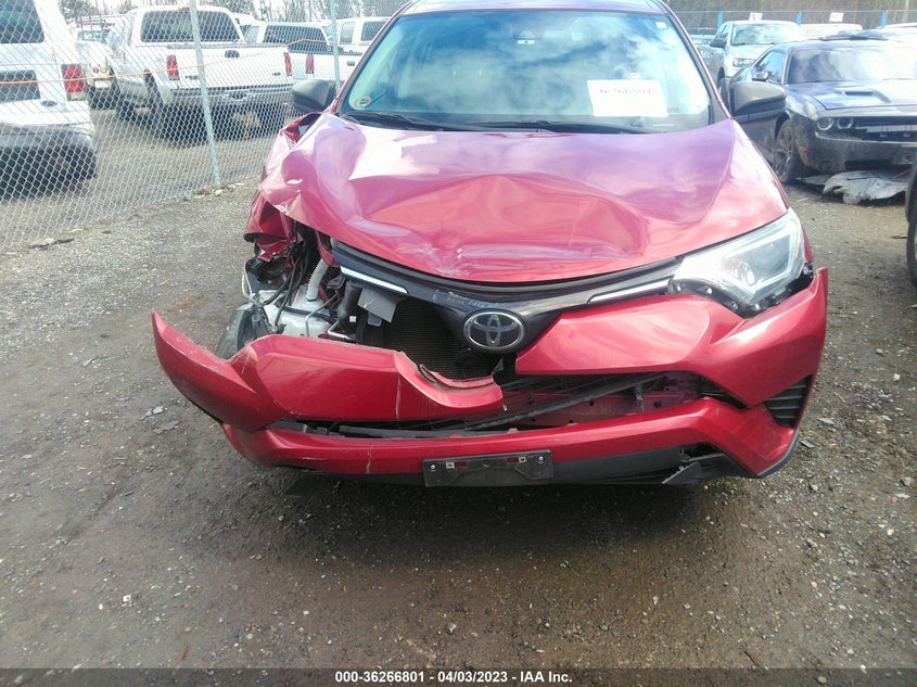 VIN 2T3BFREV8JW784246 2018 TOYOTA RAV4 LE