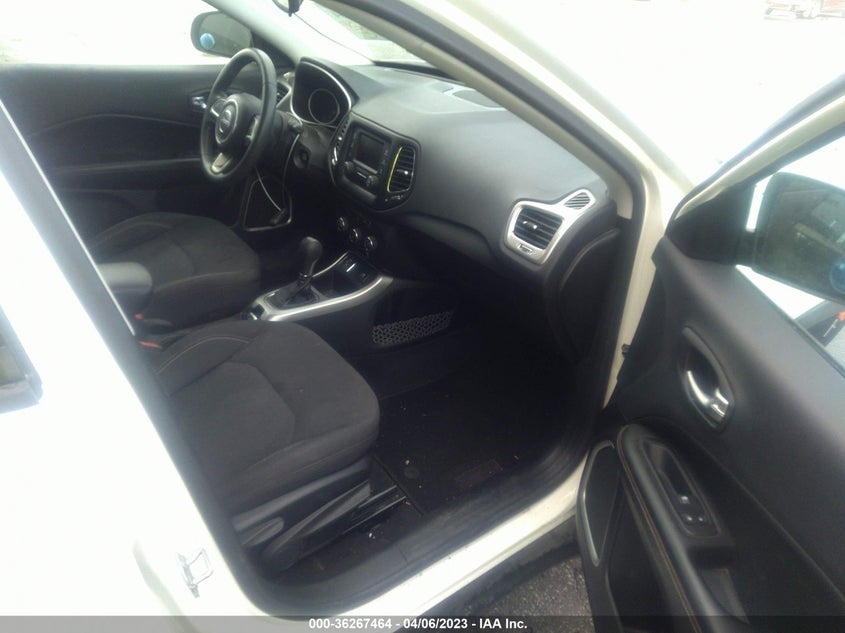 VIN 3C4NJCAB0JT263310 2018 JEEP COMPASS SPORT