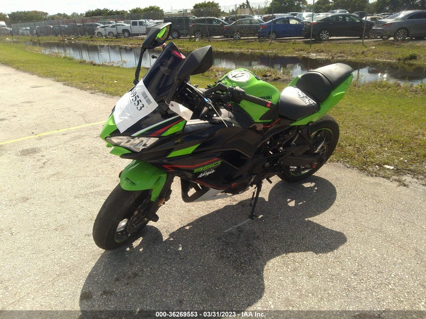VIN ML5EXEM17NDA49579 2022 KAWASAKI EX650 M