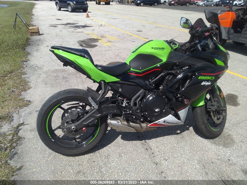 VIN ML5EXEM17NDA49579 2022 KAWASAKI EX650 M