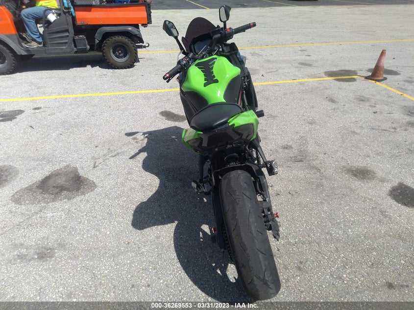 VIN ML5EXEM17NDA49579 2022 KAWASAKI EX650 M
