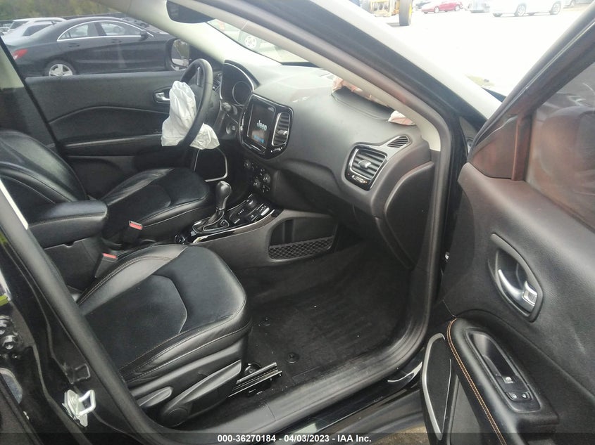 VIN 3C4NJDCB1JT336459 2018 JEEP COMPASS LIMITED