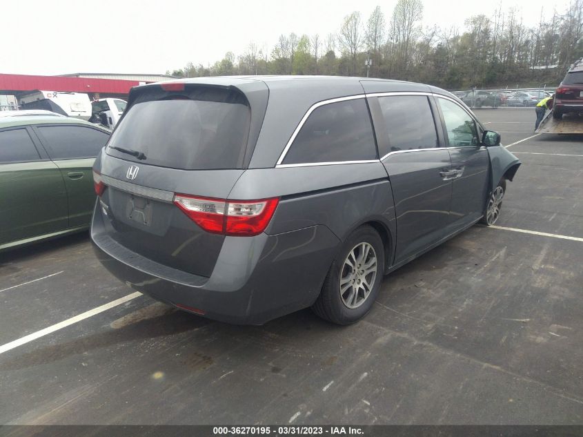 VIN 5FNRL5H4XDB033386 2013 HONDA ODYSSEY no.4